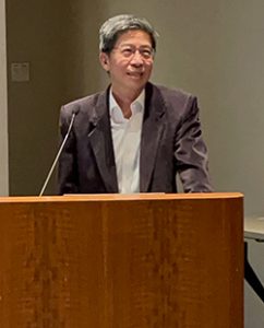 Dr. Raymond Yeung accepting the 2023 Department of Surgery Distinguished Faculty Award at the 28th Annual Helen and John Schilling Lecture.