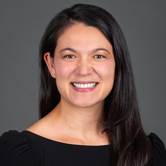 Portrait of Dr. Laura K. Tom, University of Washington Surgery residency alumna (Class of 2017) and Associate Professor in the Division of Plastic Surgery at Oregon Health & Science University.
